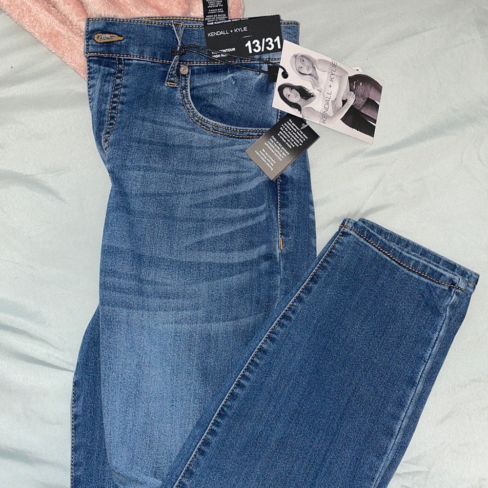 Kendall + Kylie Jeans The Kontour High Rise